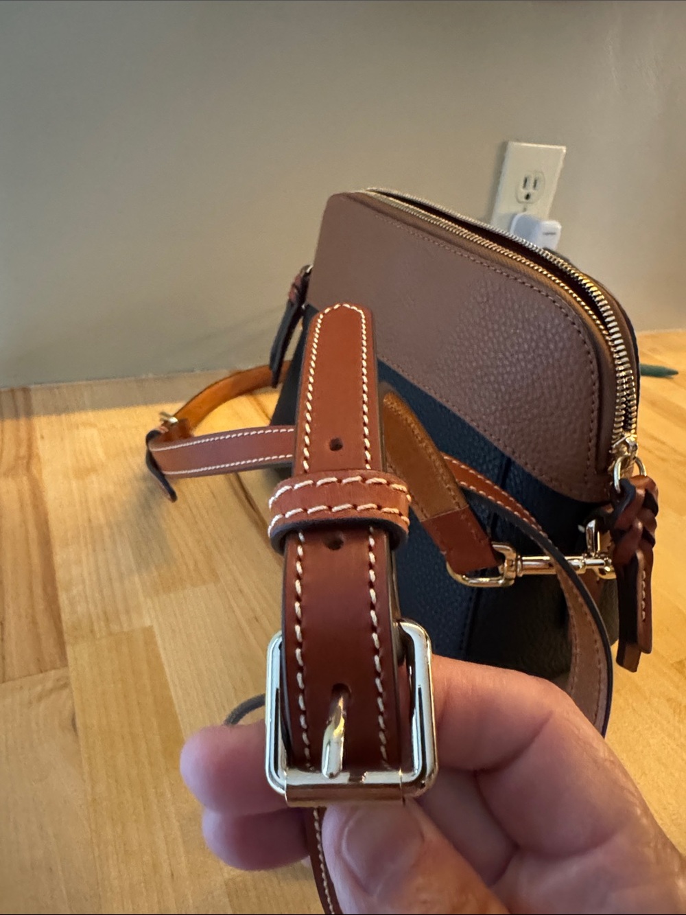 Dooney & Bourke Black and Brown Pebbled Leather Dome crossbody - Picture 4 of 5